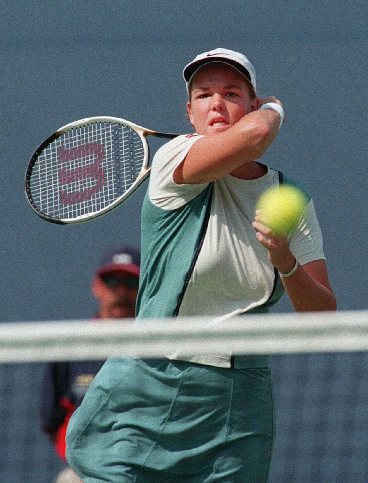 1998: Lindsay Davenport wins US Open for her first Slam tourney title